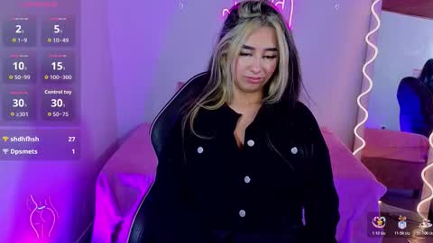 Snapshot of malory_tay chatting on November 2025 07:26:02 PM Malory online show from November 2025 07:26:02 PM