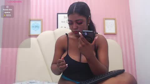 Snapshot of malorybrown chatting on May 2026 01:40:01 PM malorybrown online show from May 2026 01:40:01 PM