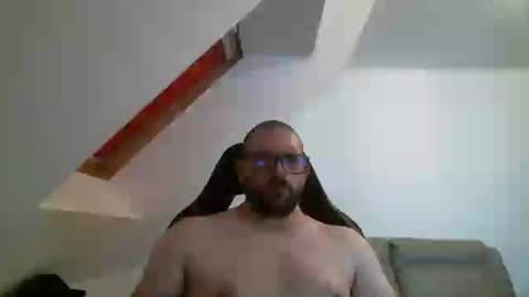 Snapshot of malou2927 chatting on June 2026 02:35:01 AM breton online show from June 2026 02:35:01 AM