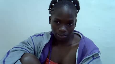 mamichula42 online show from December 2025 11:03:02 AM