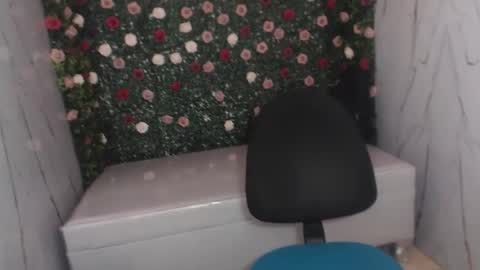 man_san11 online show from November 2025 05:48:02 PM