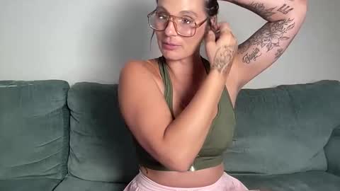 Mandy online show from October 2025 01:28:02 AM