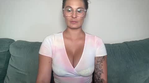 Mandy online show from November 2025 02:10:01 AM