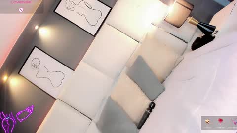 Snapshot of manellyksparklee chatting on April 2026 02:14:02 PM manellyksparklee online show from April 2026 02:14:02 PM