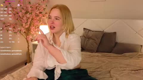 Snapshot of manic_pixie_ chatting on March 2025 06:55:01 PM manic_pixie_ online show from March 2025 06:55:01 PM