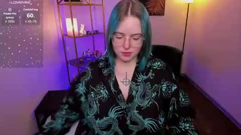 manic_pixie_ online show from July 2026 03:00:02 PM