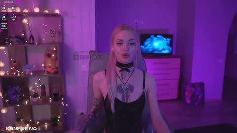 Amelie online show from February 2025 10:09:01 PM