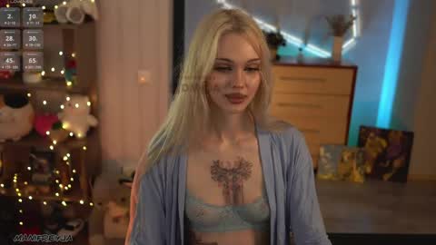 Snapshot of manifreyja chatting on May 2026 06:04:01 PM Amelie online show from May 2026 06:04:01 PM