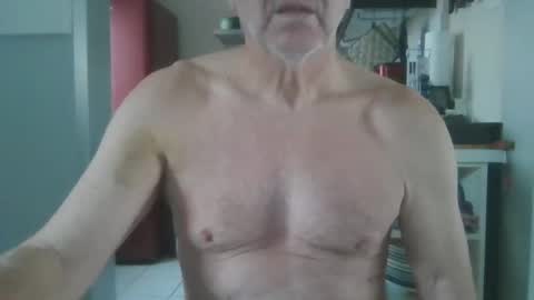 Snapshot of manngrossbite chatting on January 2025 09:08:02 AM manngrossbite online show from January 2025 09:08:02 AM