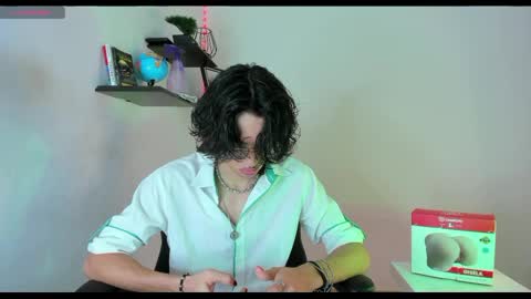 Manuel online show from October 2025 02:34:01 AM