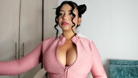 MANUELA online show from December 2025 03:54:02 PM