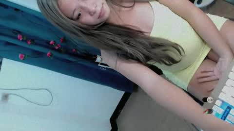 Snapshot of mar_marie chatting on April 2026 01:50:02 PM mar_marie online show from April 2026 01:50:02 PM