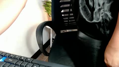 Snapshot of mar_marie chatting on May 2026 10:47:01 AM mar_marie online show from May 2026 10:47:01 AM