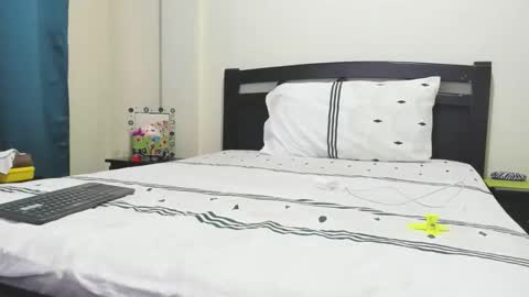 Mara online show from December 2025 12:32:01 PM