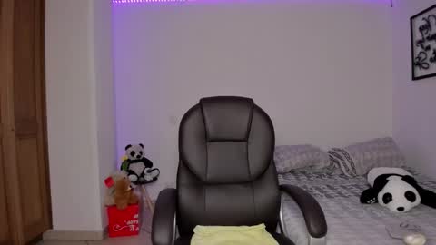 Mara online show from October 2025 12:00:01 AM