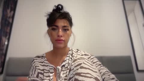 Marakuia online show from November 2025 07:04:01 PM