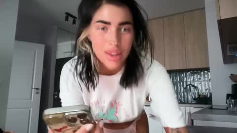 Marakuia online show from November 2025 08:00:02 AM