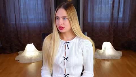 Victoria online show from November 2025 04:56:01 AM