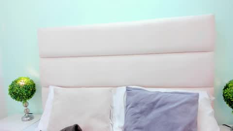 Maray Lous  online show from February 2026 07:58:02 PM