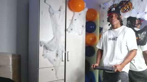 Snapshot of marcelo_dosantos77 chatting on November 2025 05:58:02 PM MARCELO online show from November 2025 05:58:02 PM