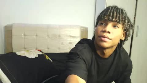 Snapshot of marcelo_dosantos77 chatting on November 2025 01:22:02 PM MARCELO online show from November 2025 01:22:02 PM