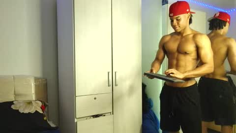 Snapshot of marcelo_dosantos77 chatting on November 2025 03:47:01 PM MARCELO online show from November 2025 03:47:01 PM