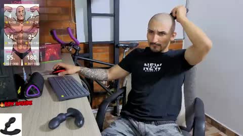 Snapshot of marckmuscle chatting on May 2026 03:23:02 AM Marck Independent model online show from May 2026 03:23:02 AM