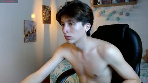 Snapshot of marcoviolet chatting on June 2026 08:02:01 PM marcoviolet online show from June 2026 08:02:01 PM