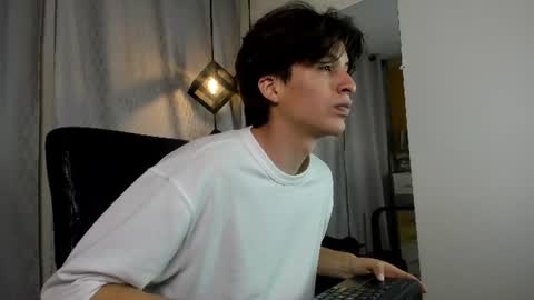 Snapshot of marcoviolet chatting on June 2026 07:46:01 PM marcoviolet online show from June 2026 07:46:01 PM