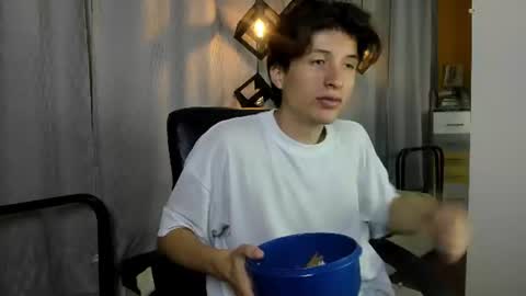Snapshot of marcoviolet chatting on June 2026 07:51:01 PM marcoviolet online show from June 2026 07:51:01 PM