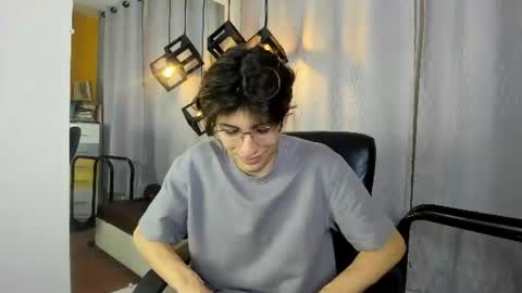 Snapshot of marcoviolet chatting on June 2026 06:13:02 PM marcoviolet online show from June 2026 06:13:02 PM