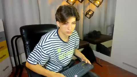 Snapshot of marcoviolet chatting on July 2026 07:40:02 PM marcoviolet online show from July 2026 07:40:02 PM