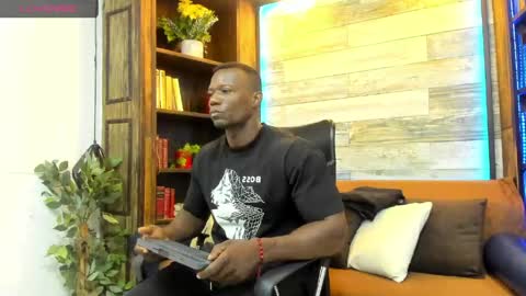 Snapshot of marcusblack_ chatting on April 2026 01:04:01 PM Marcusssss online show from April 2026 01:04:01 PM