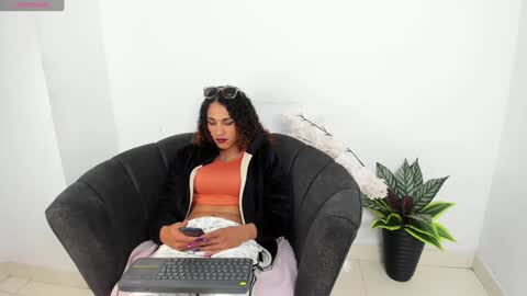 marfilastrom online show from February 2025 08:00:02 AM