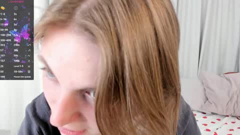 Mia online show from April 2026 07:17:02 PM