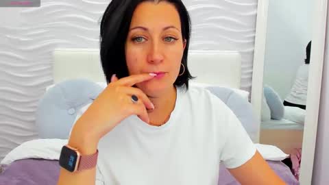 Snapshot of margobloom chatting on September 2025 01:27:01 PM Margo online show from September 2025 01:27:01 PM