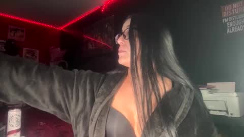 Mari Bee online show from March 2026 05:35:01 AM