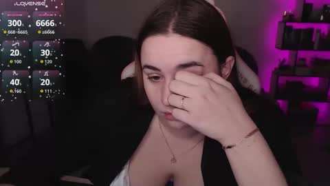 mari moore online show from December 2025 06:41:01 AM