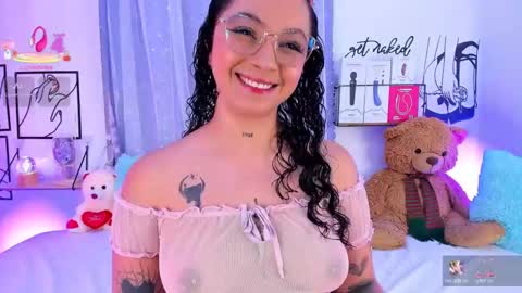 Mari Sweett  online show from November 2025 08:05:01 PM