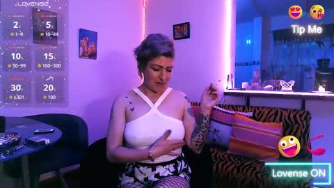 Maria fernanda online show from October 2025 07:02:02 PM