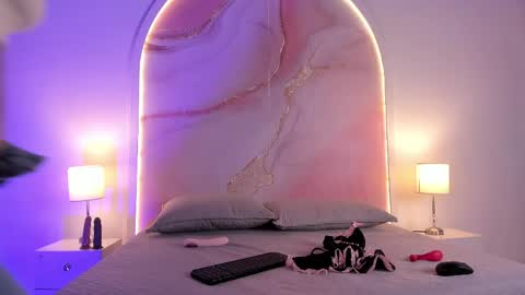 Maria  online show from April 2026 11:27:01 AM