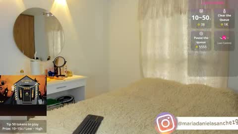 mariadanielasanchez online show from October 2025 01:19:01 PM