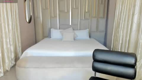 MARIA HERRERA  online show from December 2025 07:29:02 PM