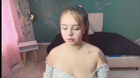 Snapshot of mariamcute_ chatting on March 2025 07:40:01 PM M A R I A N A online show from March 2025 07:40:01 PM