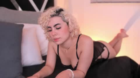 Snapshot of marian_pinzon chatting on September 2025 02:57:01 AM Marian online show from September 2025 02:57:01 AM