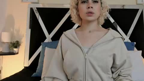 Snapshot of marian_pinzon chatting on September 2025 02:46:02 AM Marian online show from September 2025 02:46:02 AM