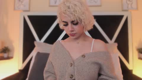 Marian online show from December 2025 02:42:01 AM