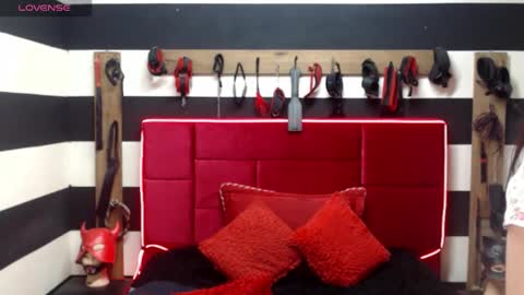 Marian online show from October 2025 05:08:02 AM