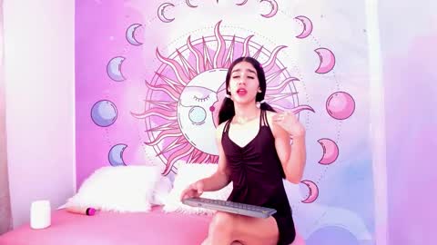 mariana_16_ online show from October 2025 01:28:02 PM
