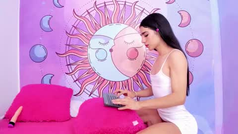 mariana_16_ online show from November 2025 02:52:02 PM